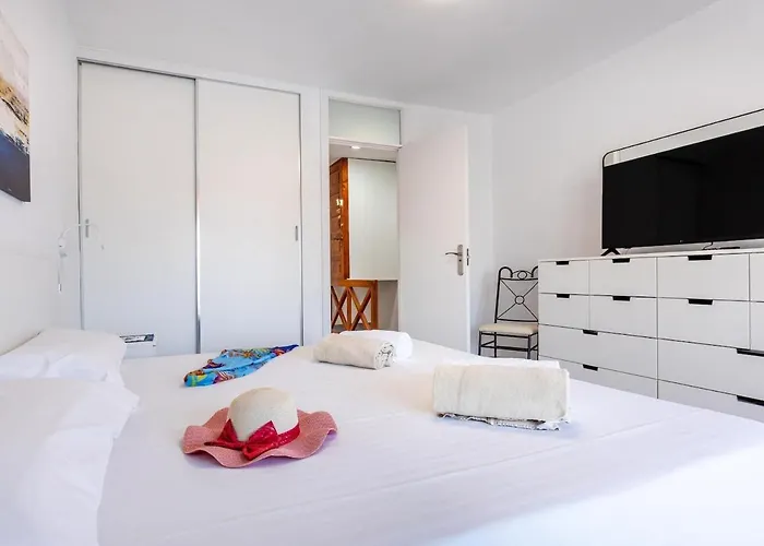 شقة 134 Parque Santiago Ii, Amazing Terrace, Pool Side *